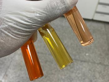 利用綠色溶劑和天然色素生產(chǎn)生物塑料(圖1) 從酵母中提取顏料